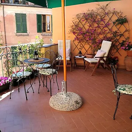 L'antica Terrazza Монтероссо-аль-Маре